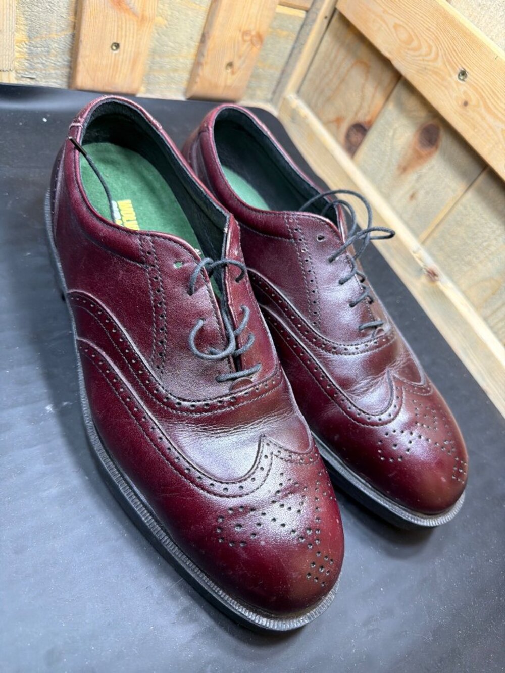Wolverine DuraShocks Mens 11 EW Burgundy Wingtip Oxford Safety Toe Shoes EU44!!! - Picture 2 of 9